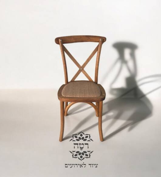 כיסא עץ גב איקס מושב ראטן טבעי